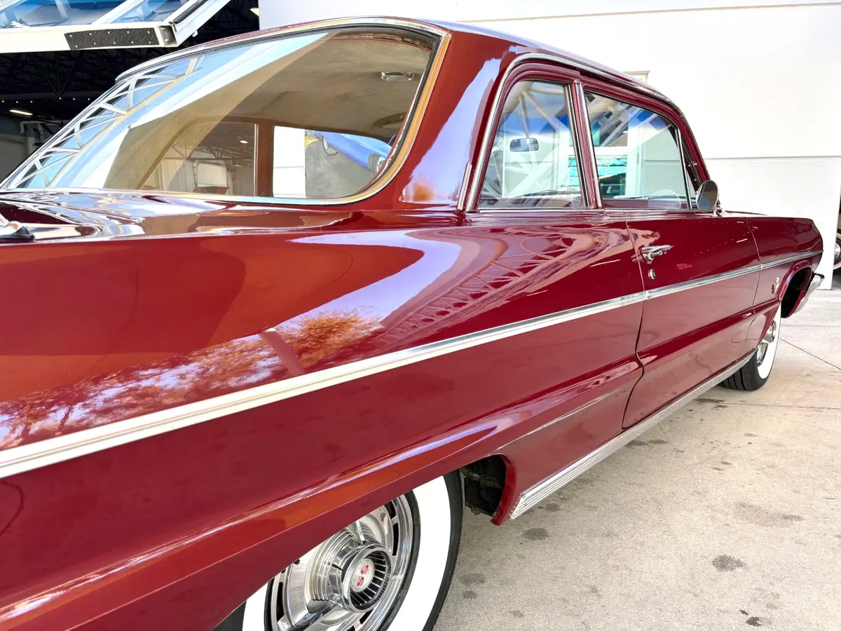Vehicle photo 18