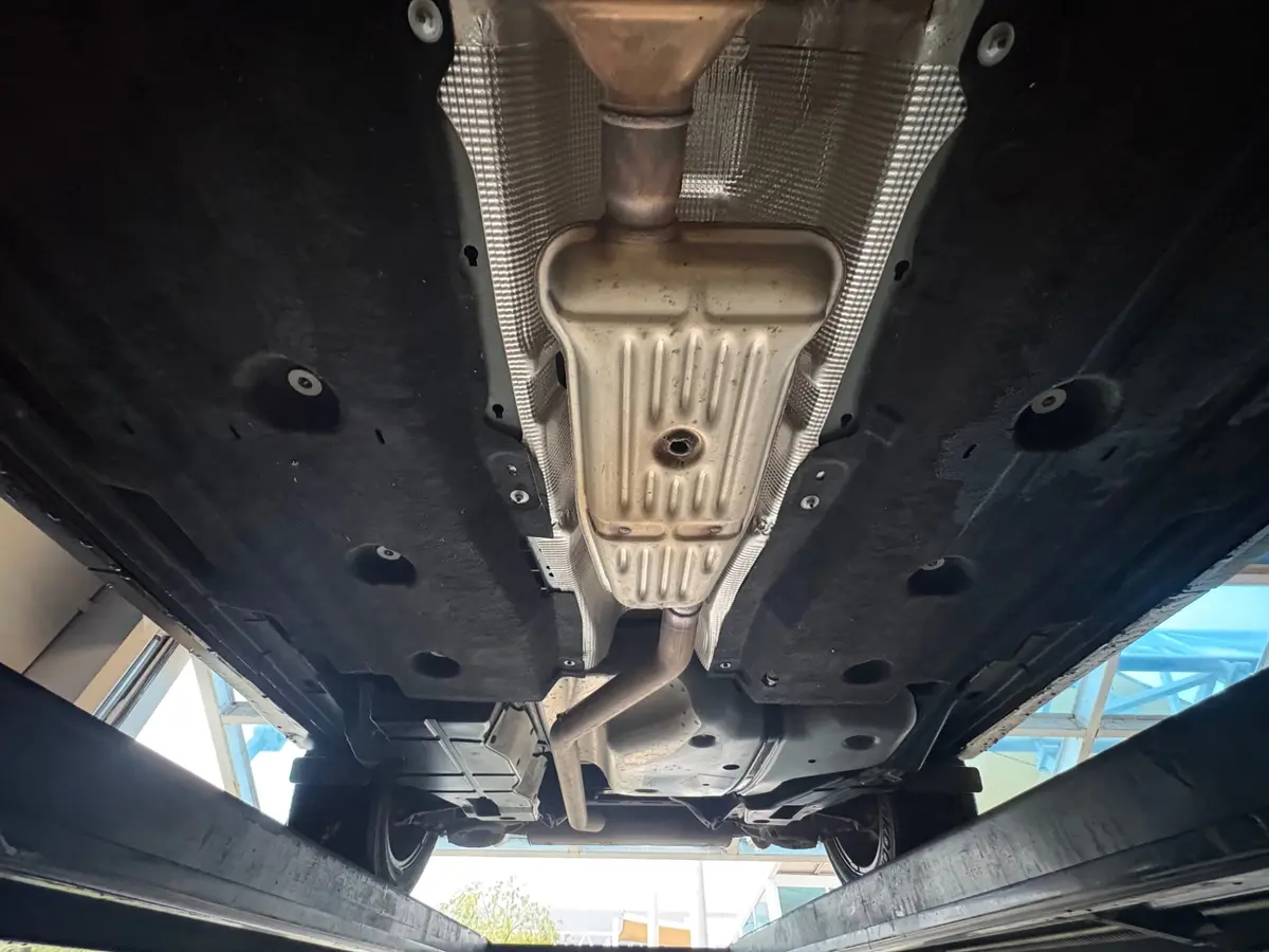 Vehicle photo 60