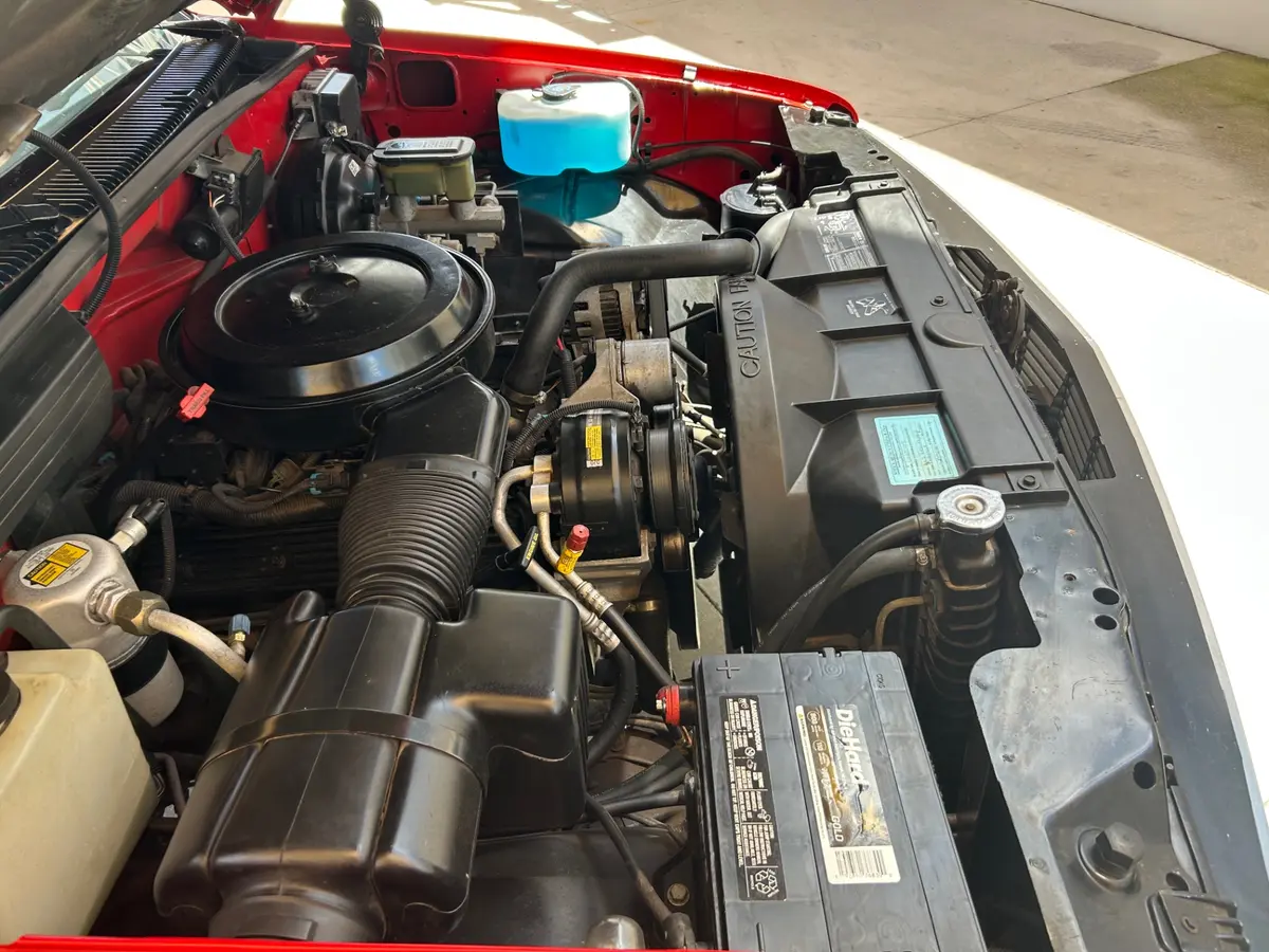 Vehicle photo 24