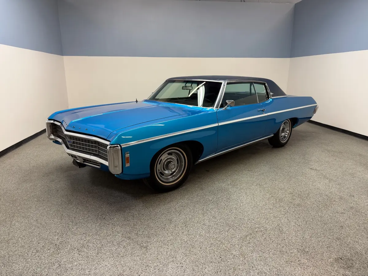 Vehicle photo 2
