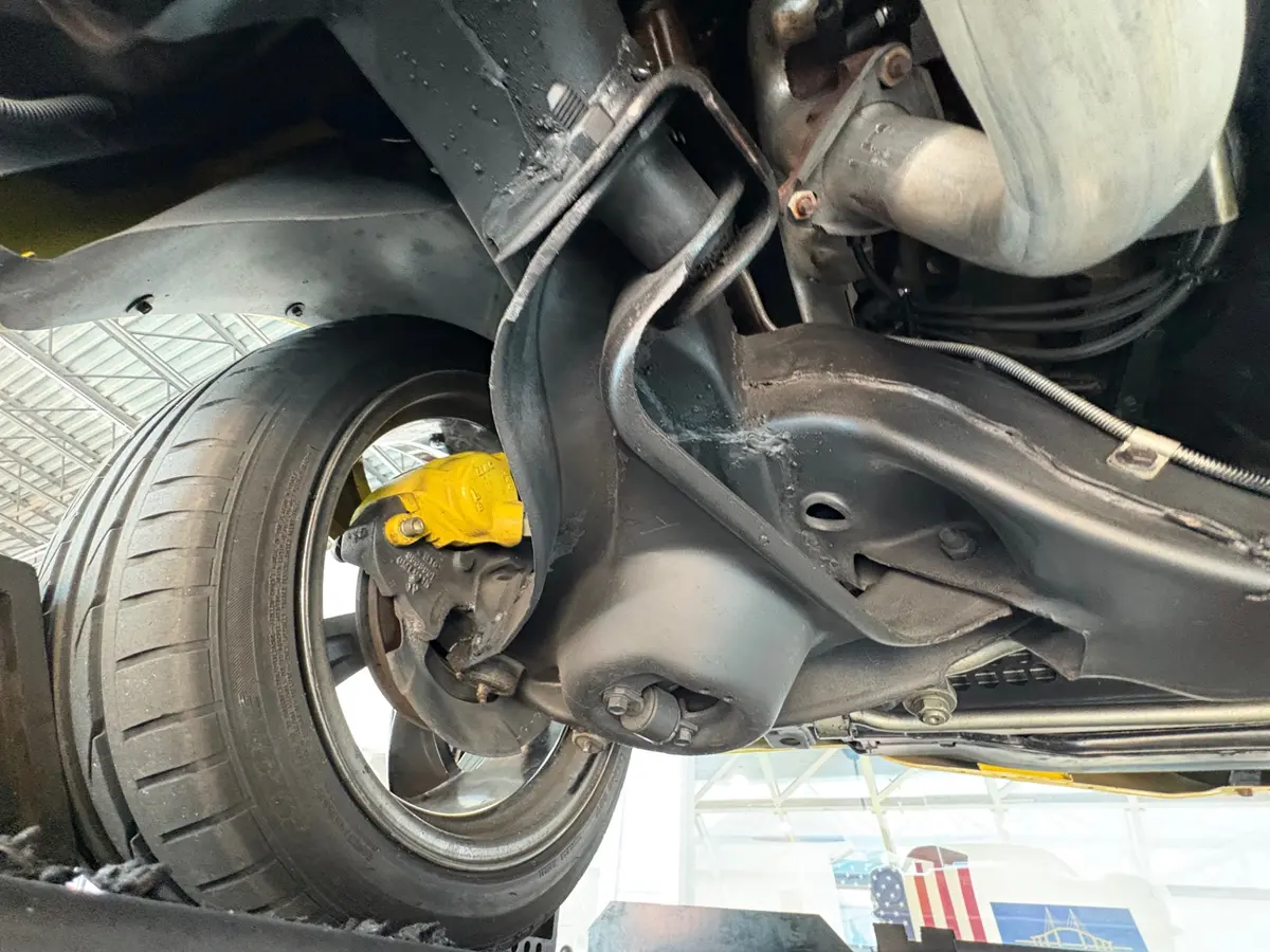 Vehicle photo 48