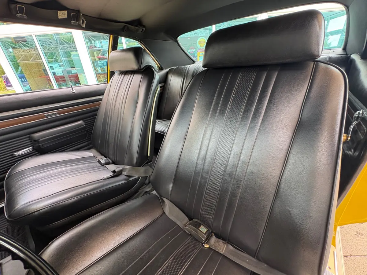 Vehicle photo 40