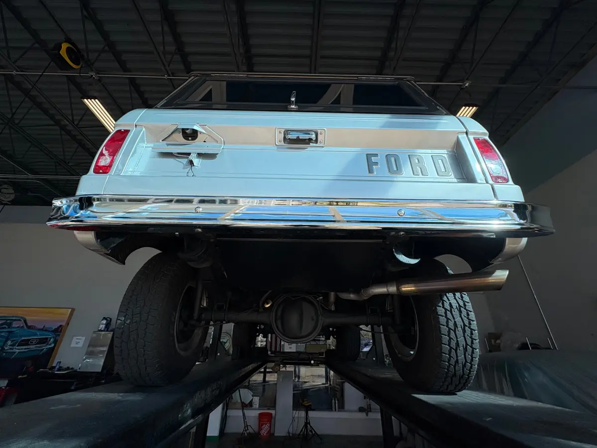 Vehicle photo 40