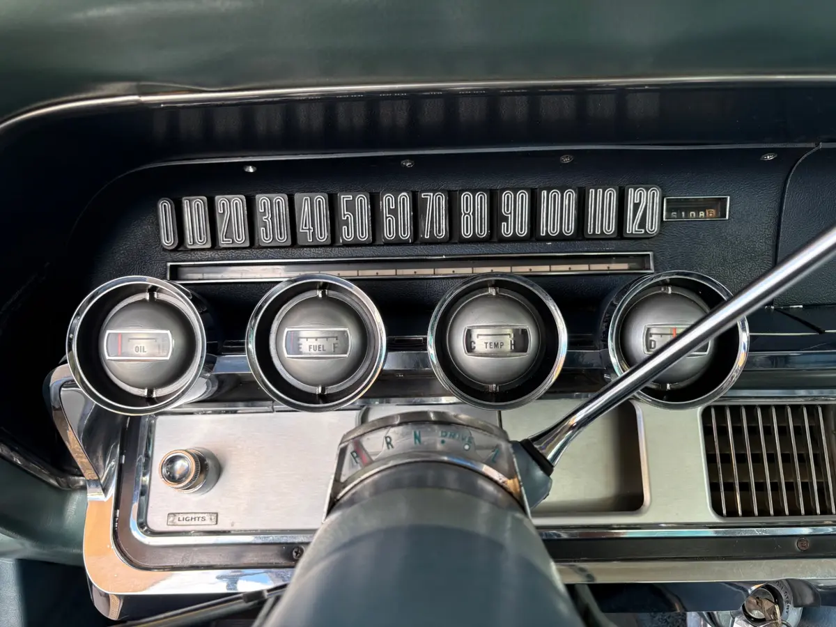 Vehicle photo 37