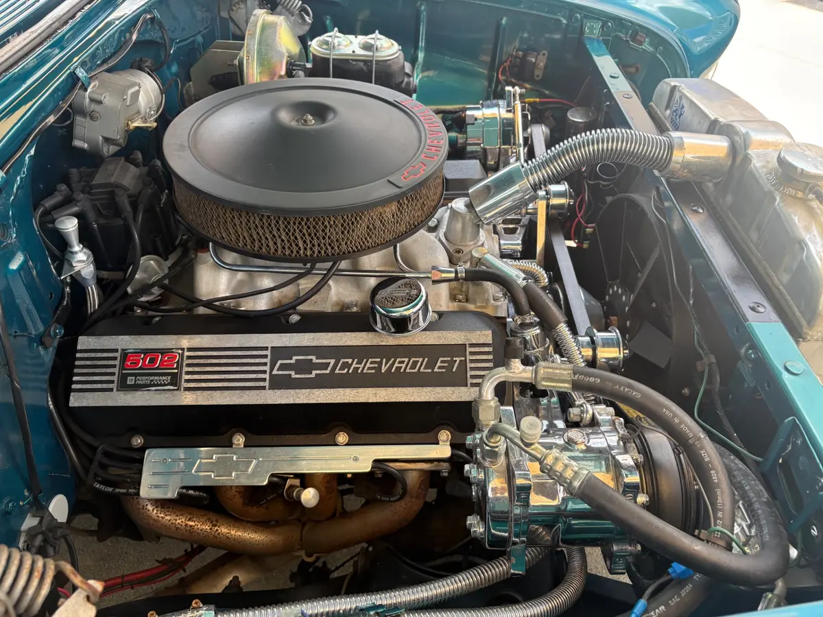 Vehicle photo 26