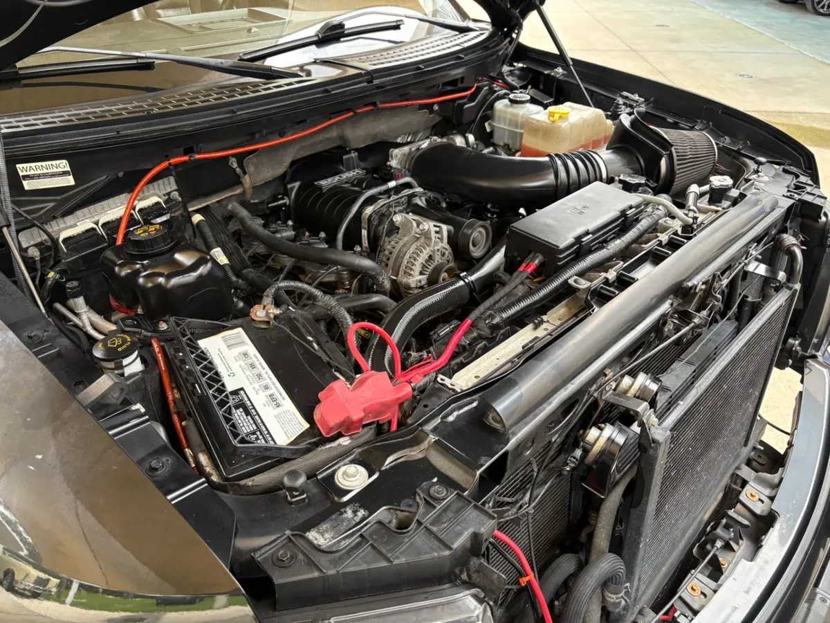 Vehicle photo 27