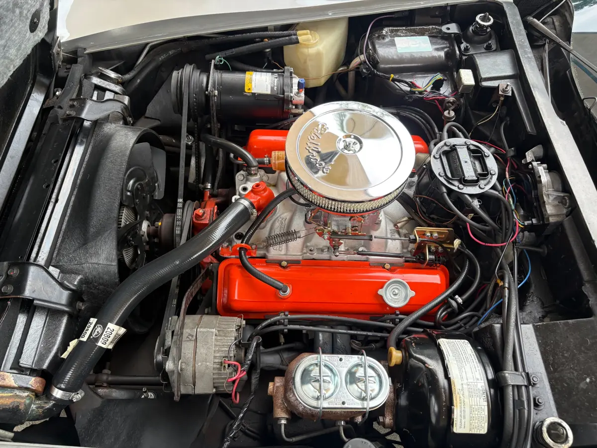 Vehicle photo 30