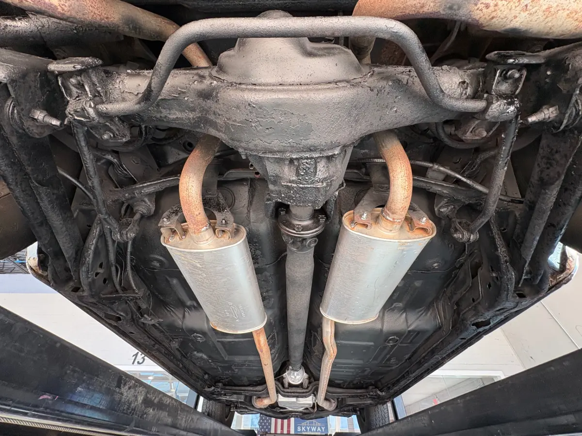 Vehicle photo 46