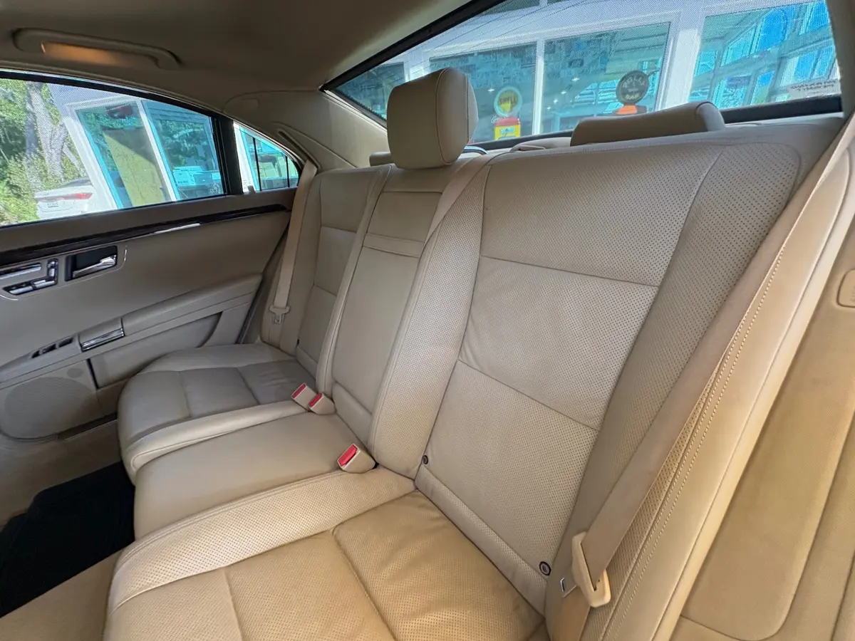 Vehicle photo 38