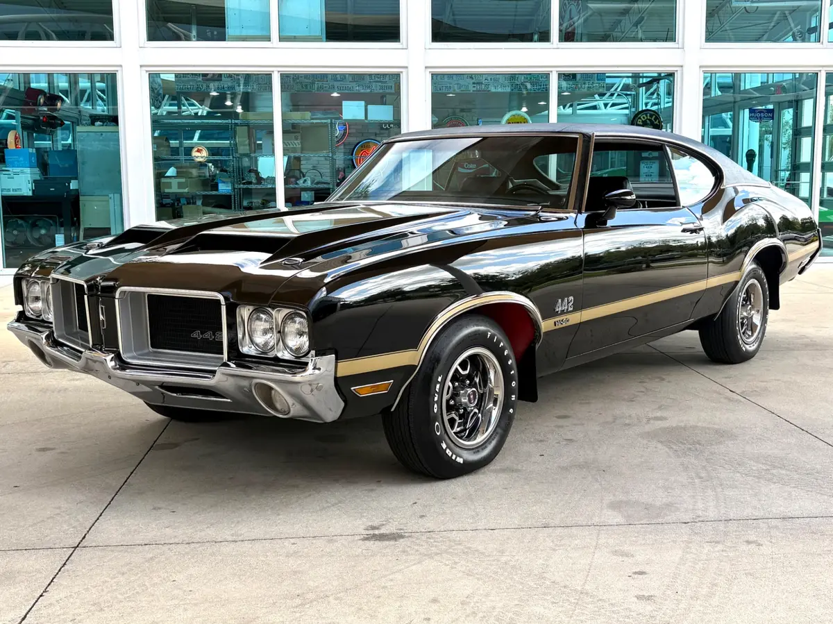 Vehicle photo 1
