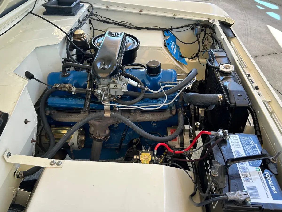 Vehicle photo 15