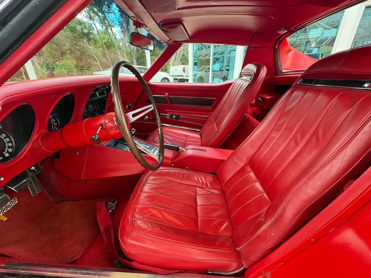 Vehicle photo 37