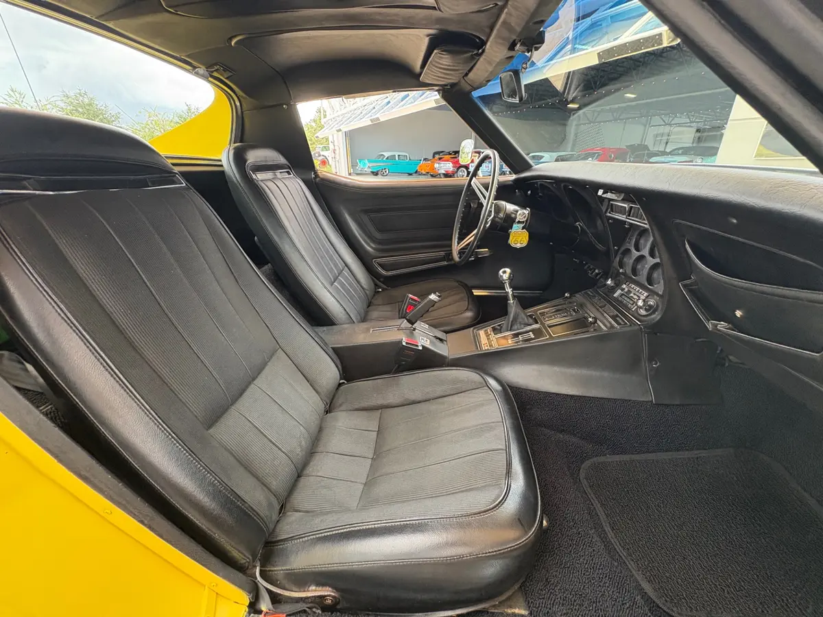Vehicle photo 37