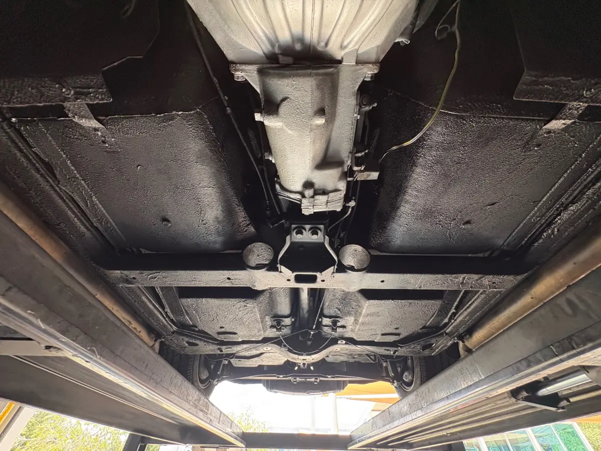 Vehicle photo 59