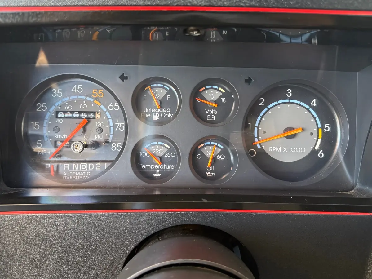 Vehicle photo 34