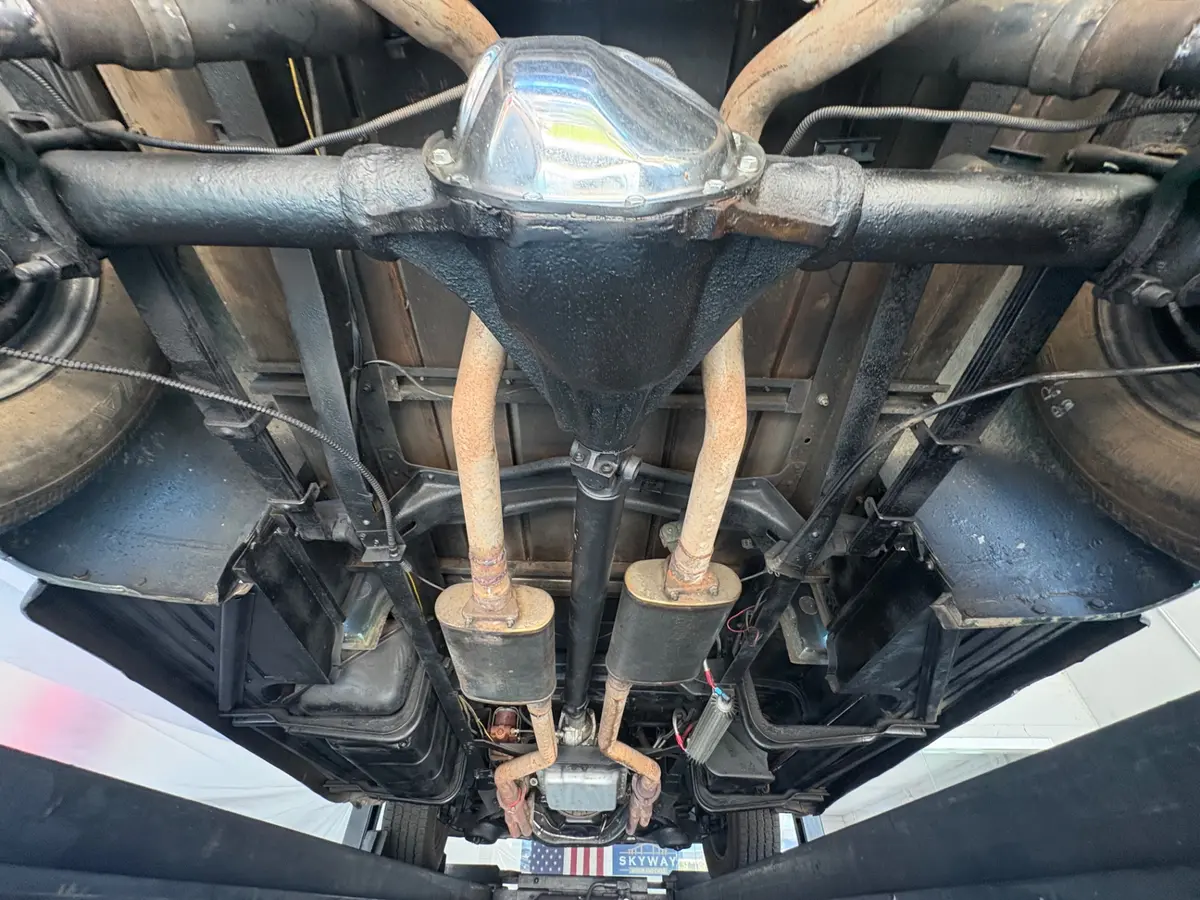 Vehicle photo 40