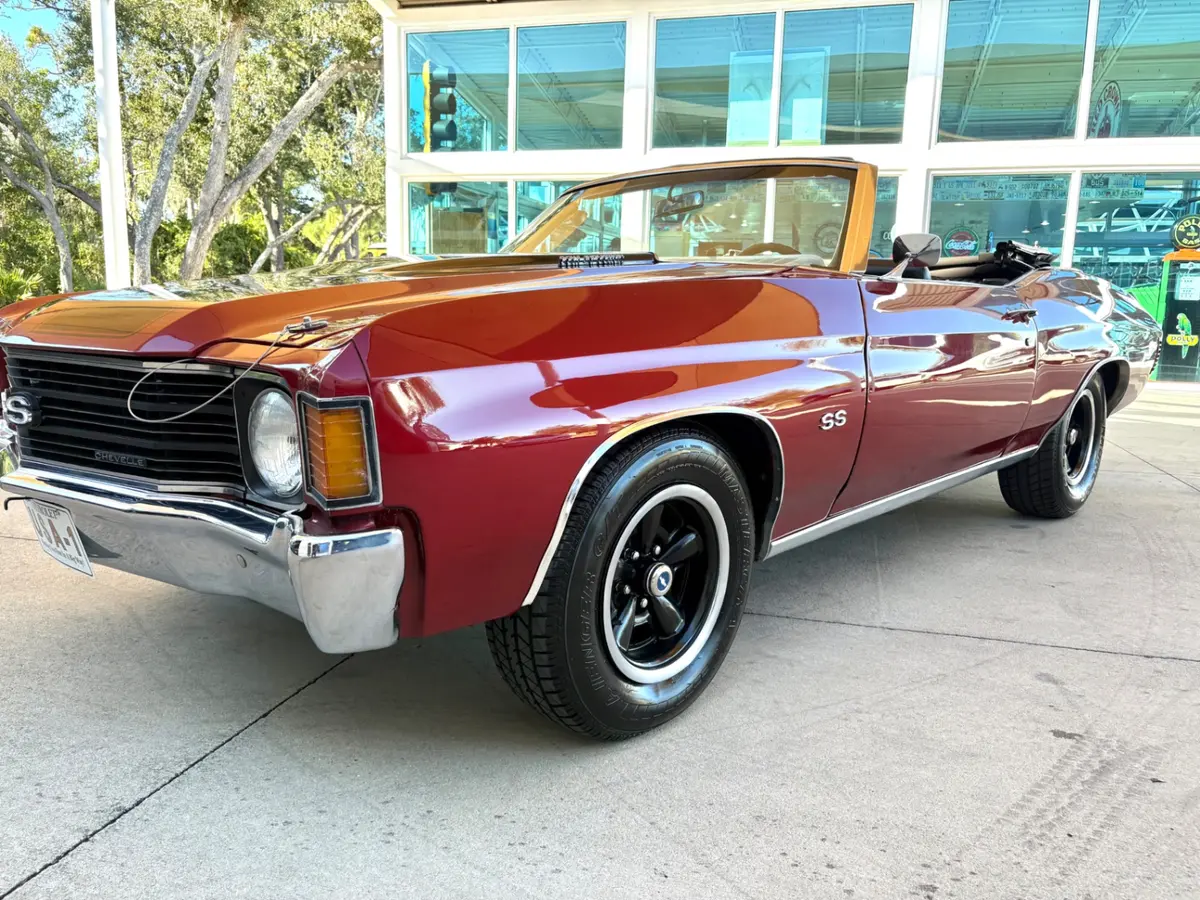 Vehicle photo 13