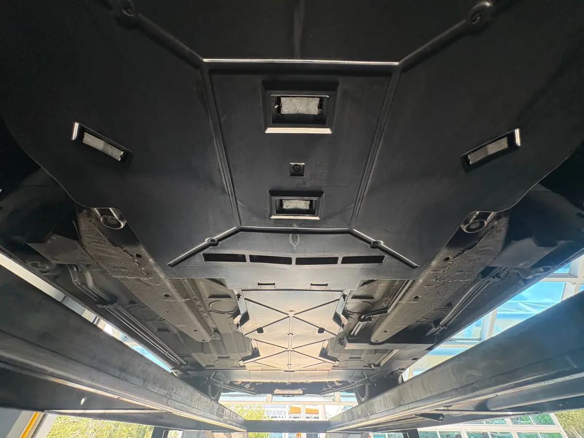 Vehicle photo 51
