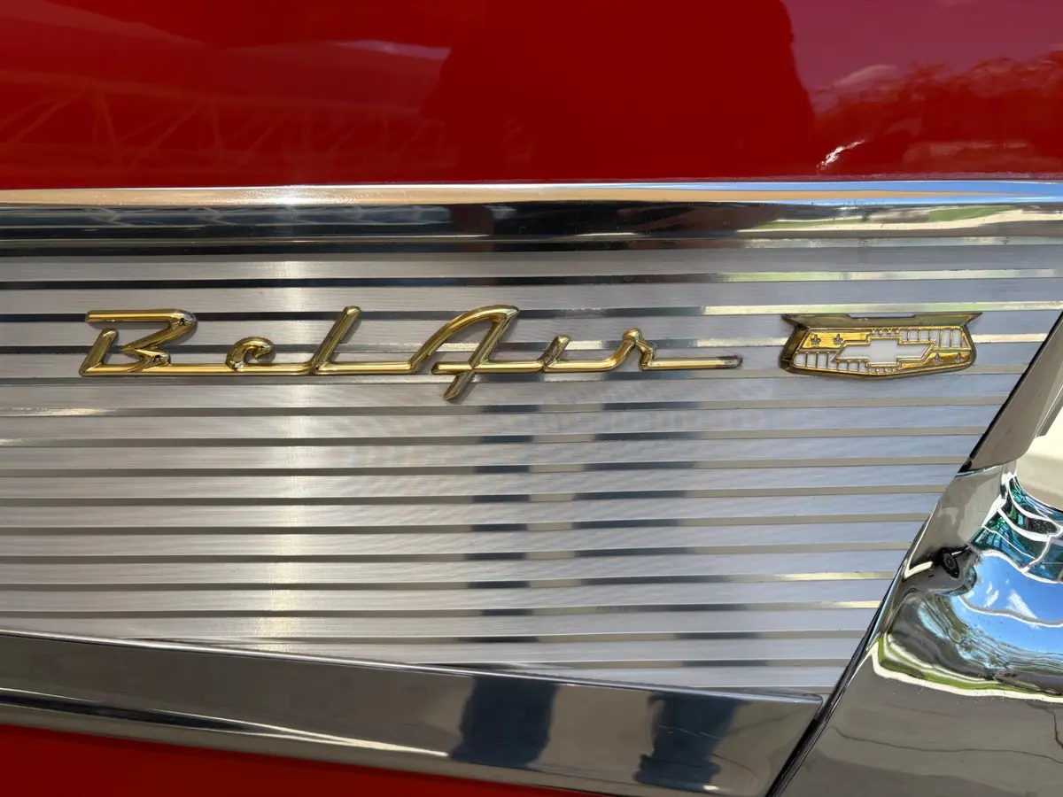 Vehicle photo 20