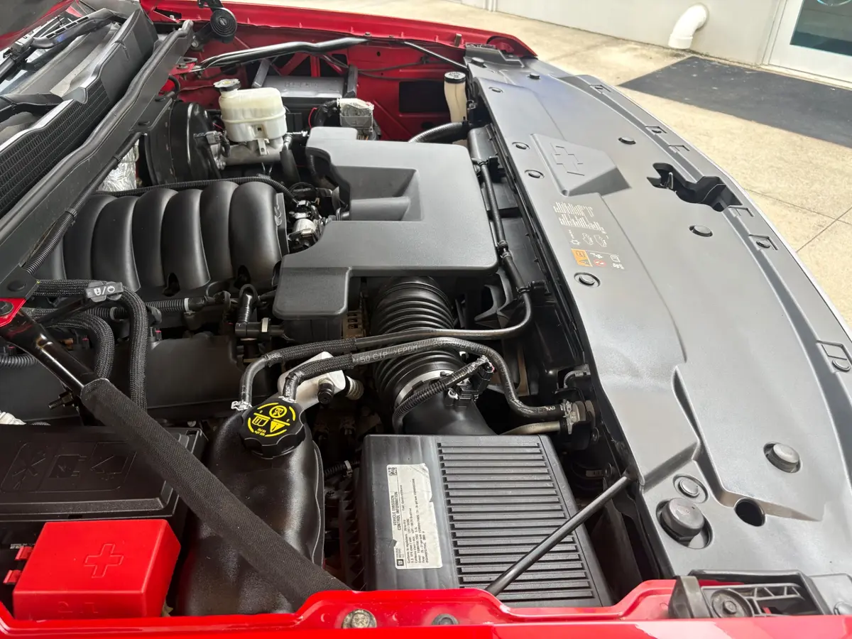 Vehicle photo 25