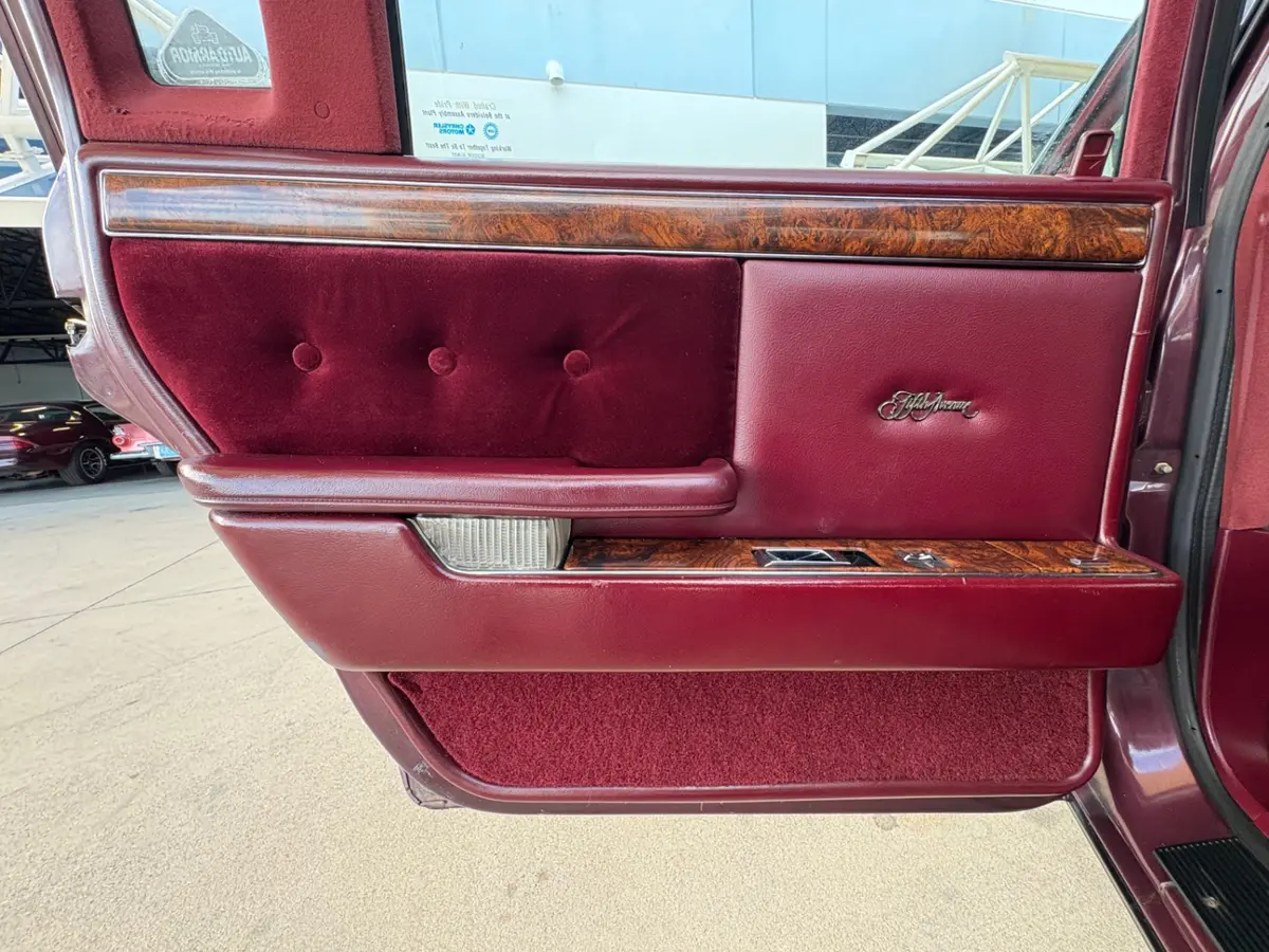 Vehicle photo 37
