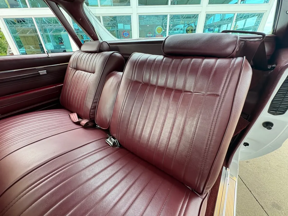 Vehicle photo 32