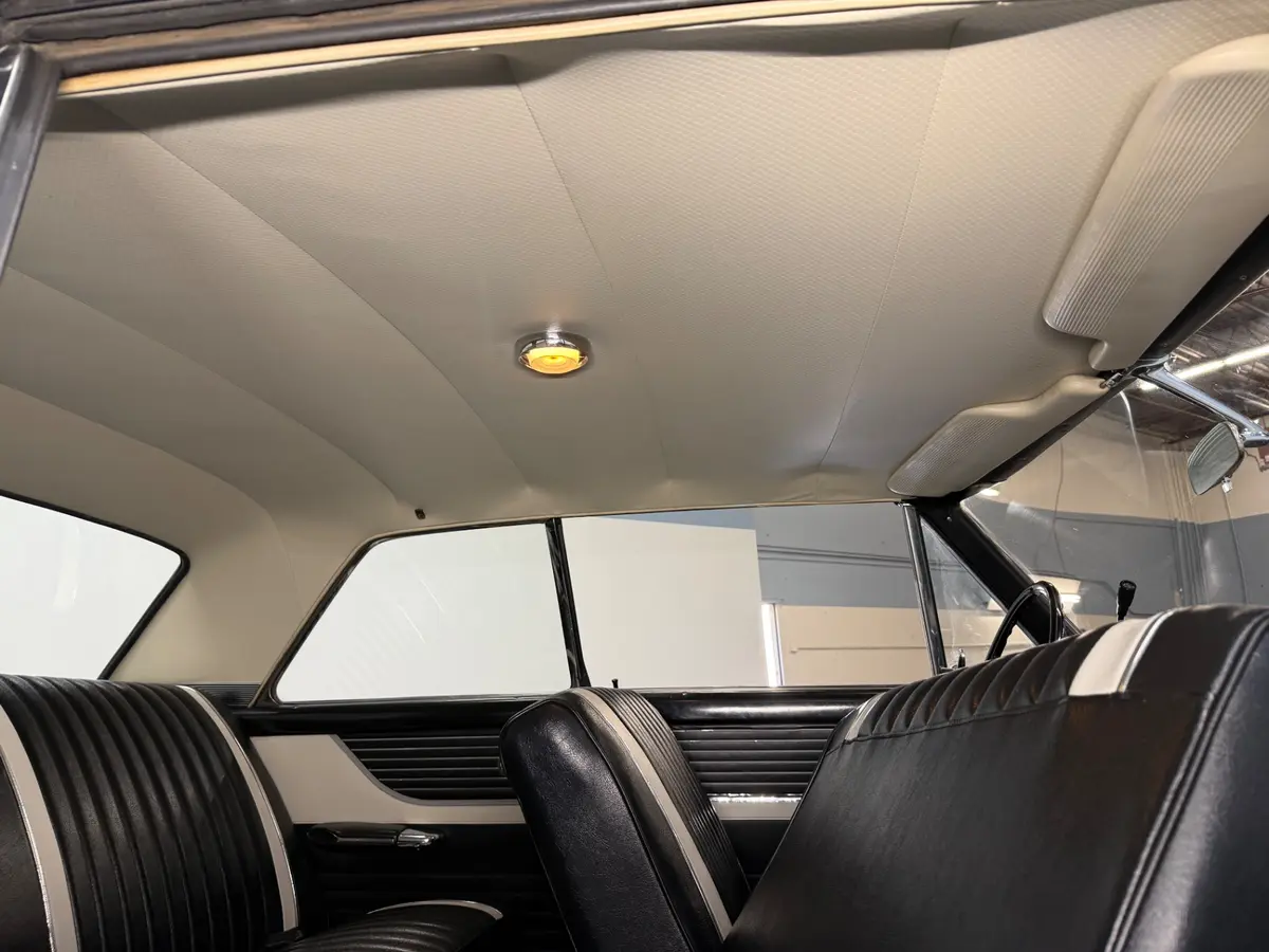 Vehicle photo 37