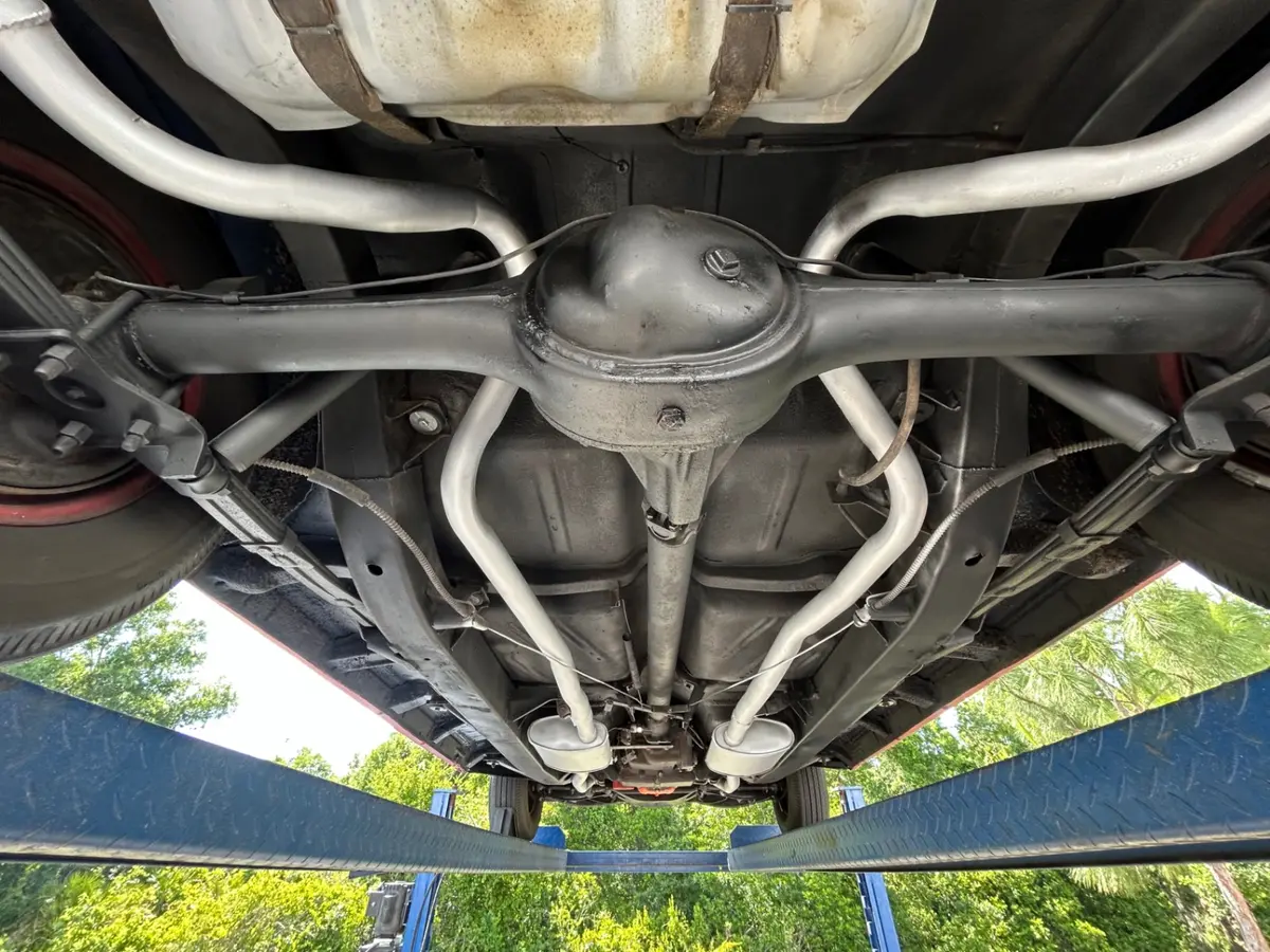 Vehicle photo 30