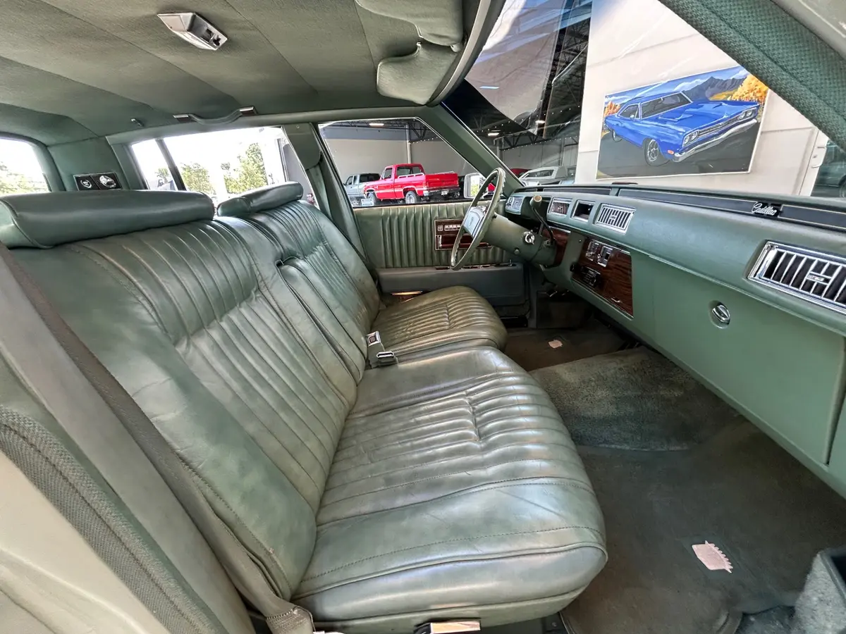 Vehicle photo 38