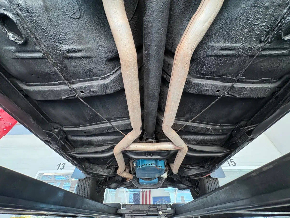 Vehicle photo 56