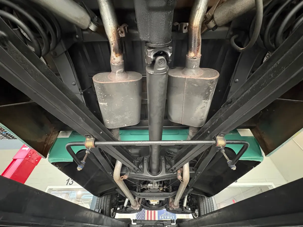 Vehicle photo 50