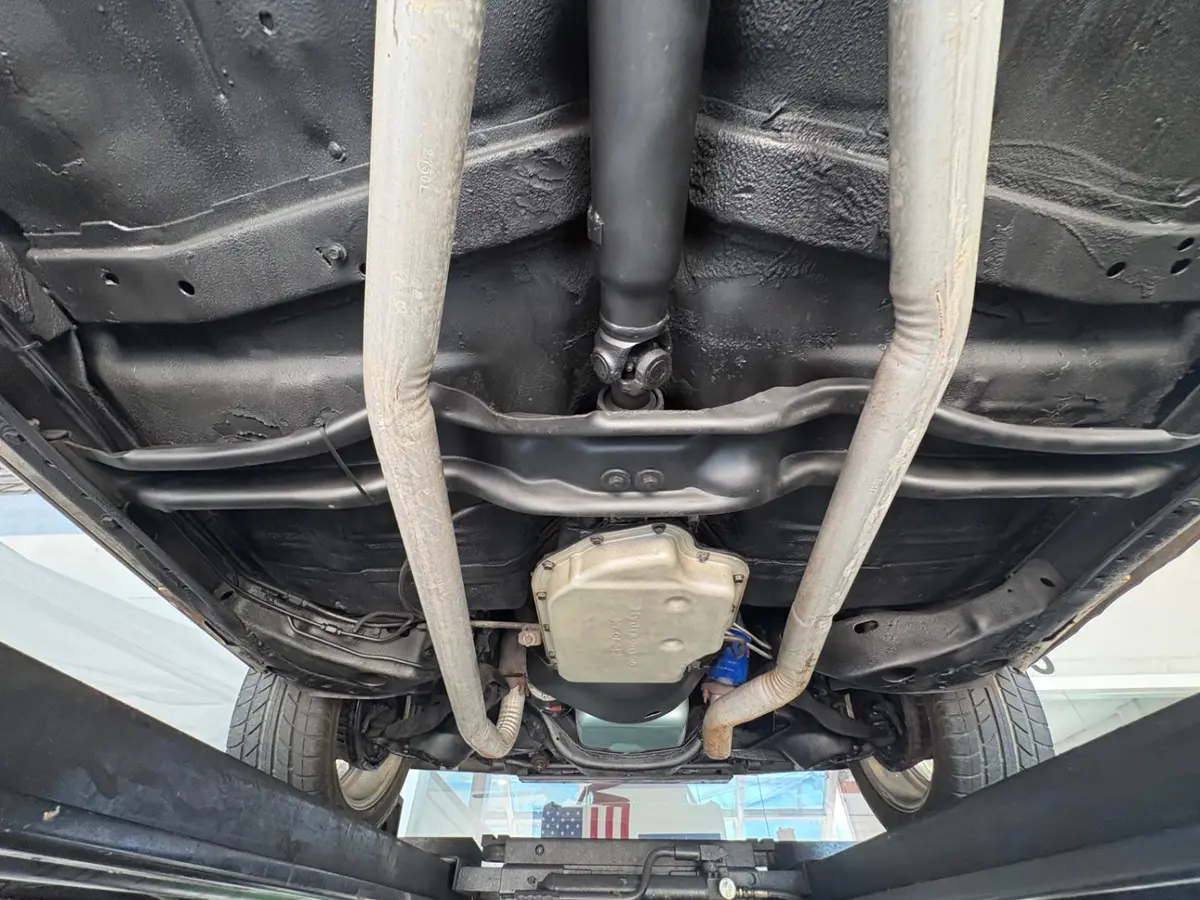 Vehicle photo 54