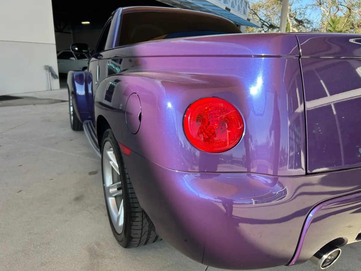 Vehicle photo 13