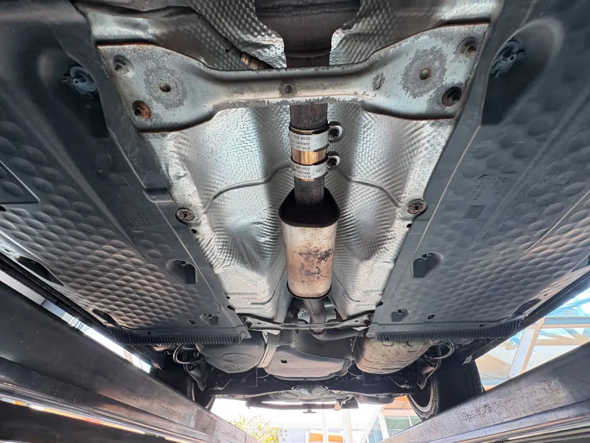 Vehicle photo 60