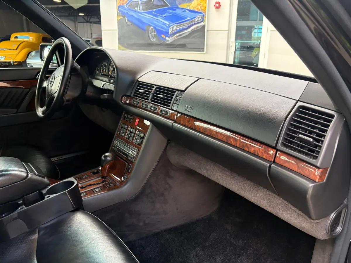 Vehicle photo 43