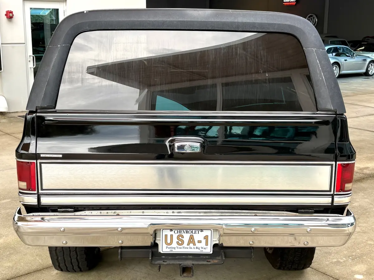 Vehicle photo 8