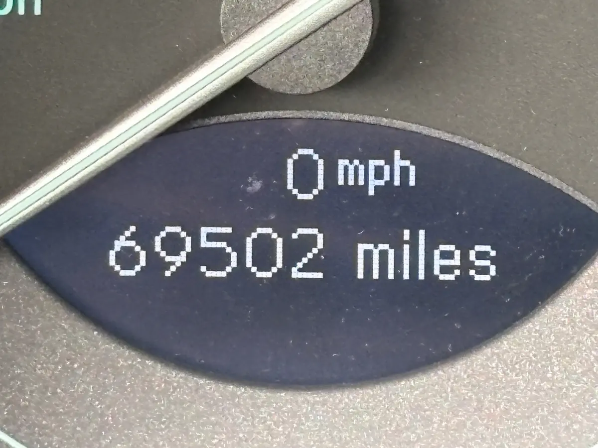 Vehicle photo 30