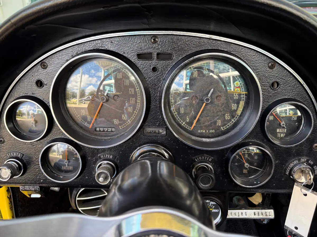 Vehicle photo 45