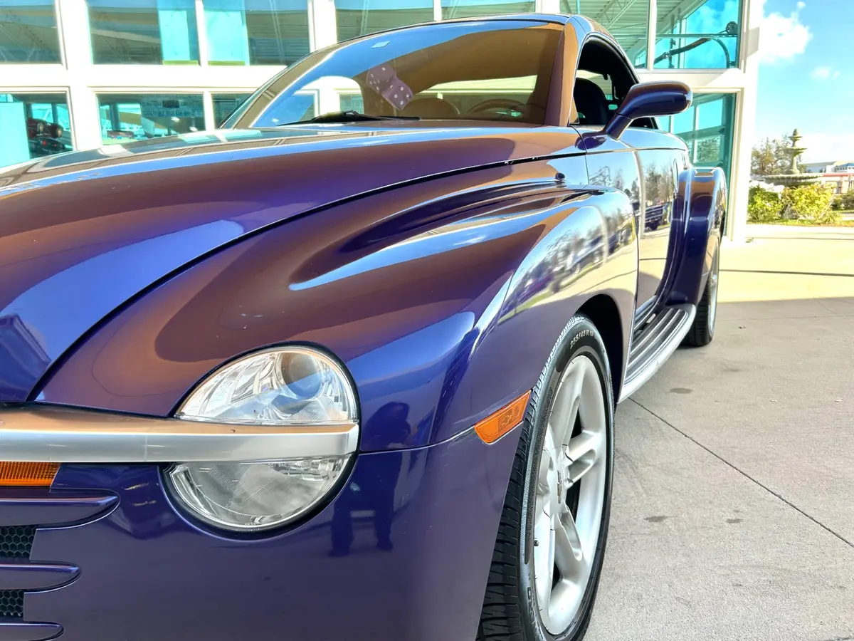 Vehicle photo 10