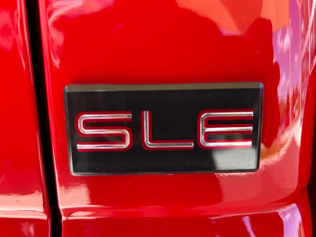 Vehicle photo 20