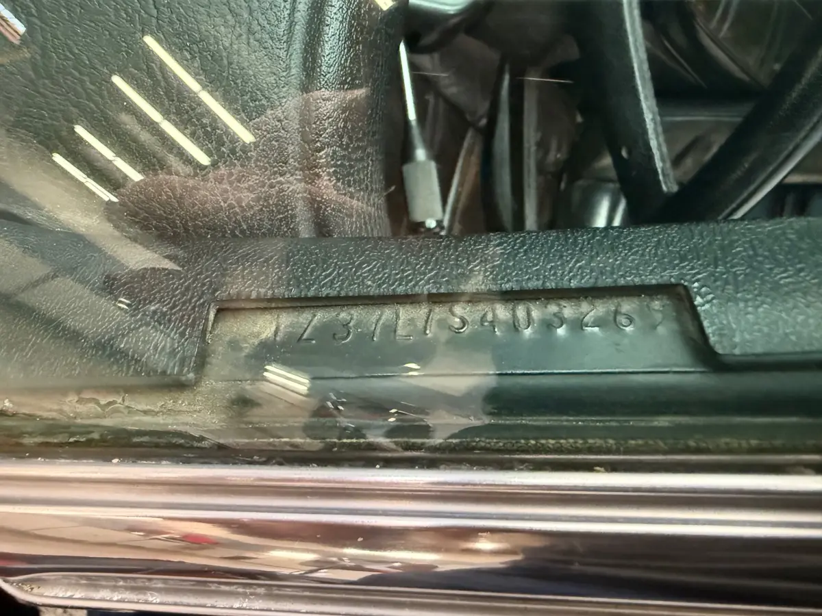 Vehicle photo 10