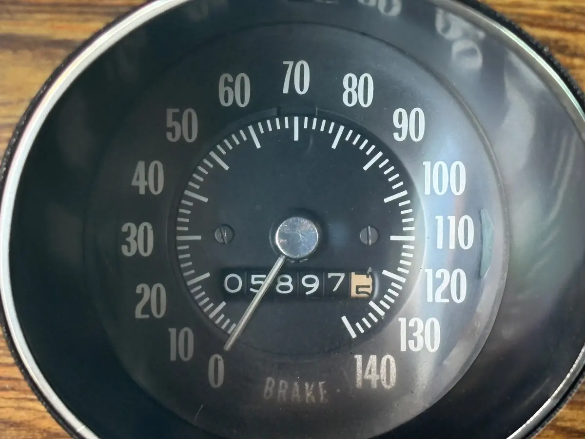 Vehicle photo 25