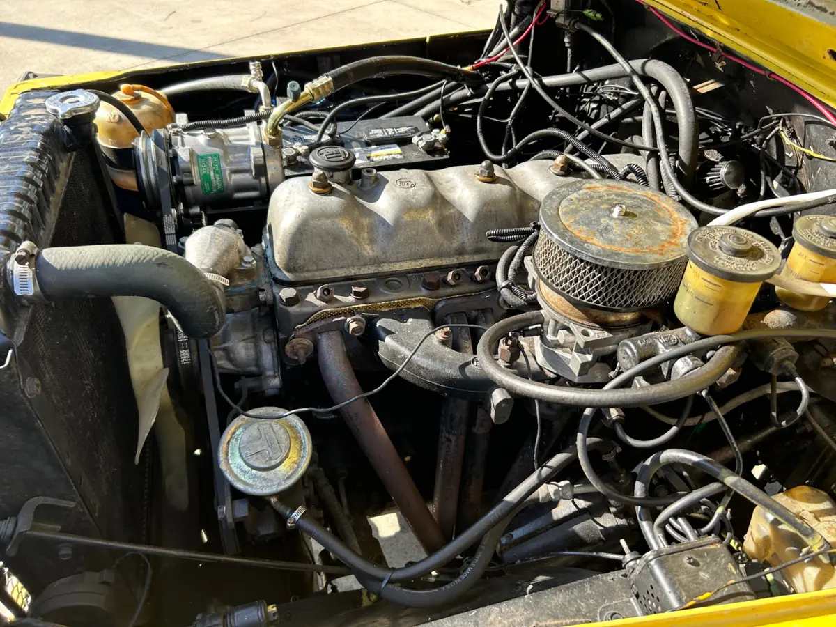 Vehicle photo 16