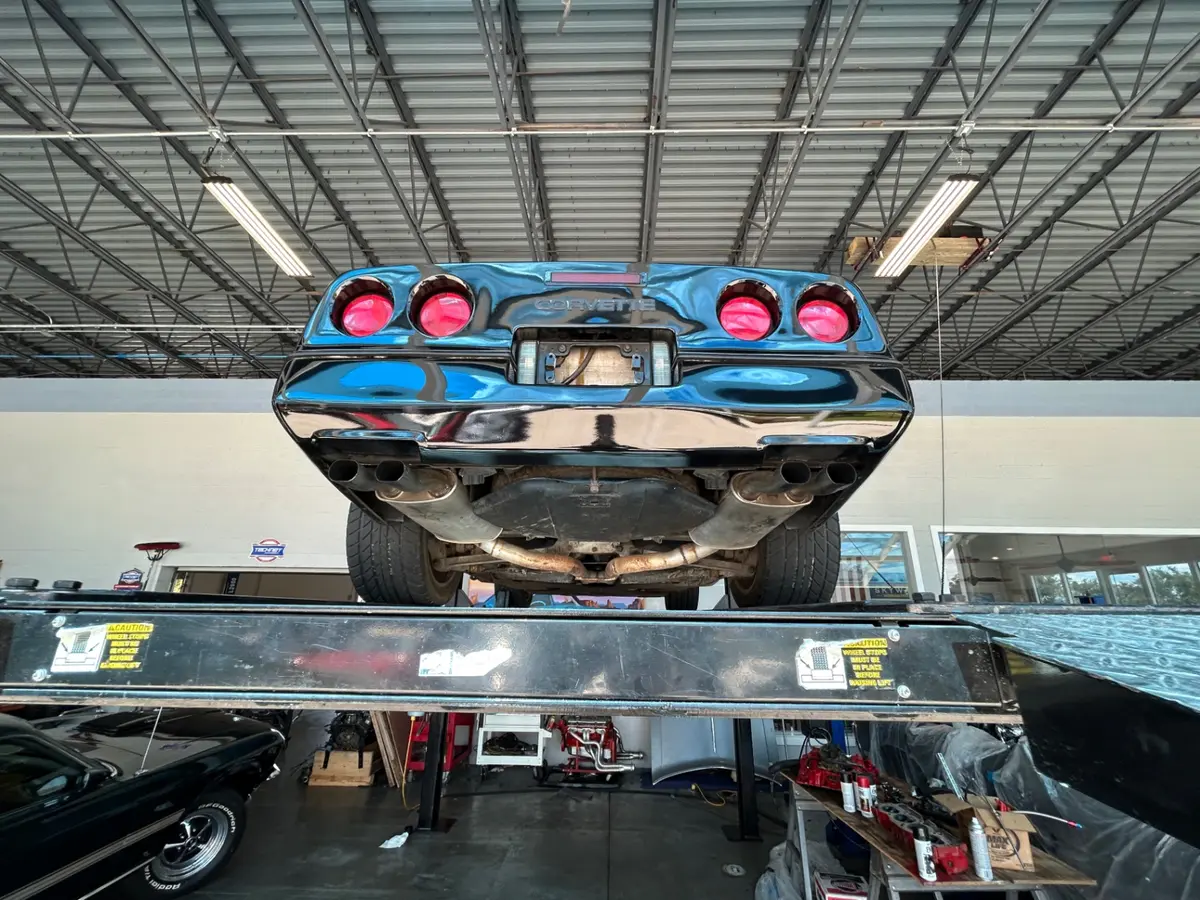 Vehicle photo 30