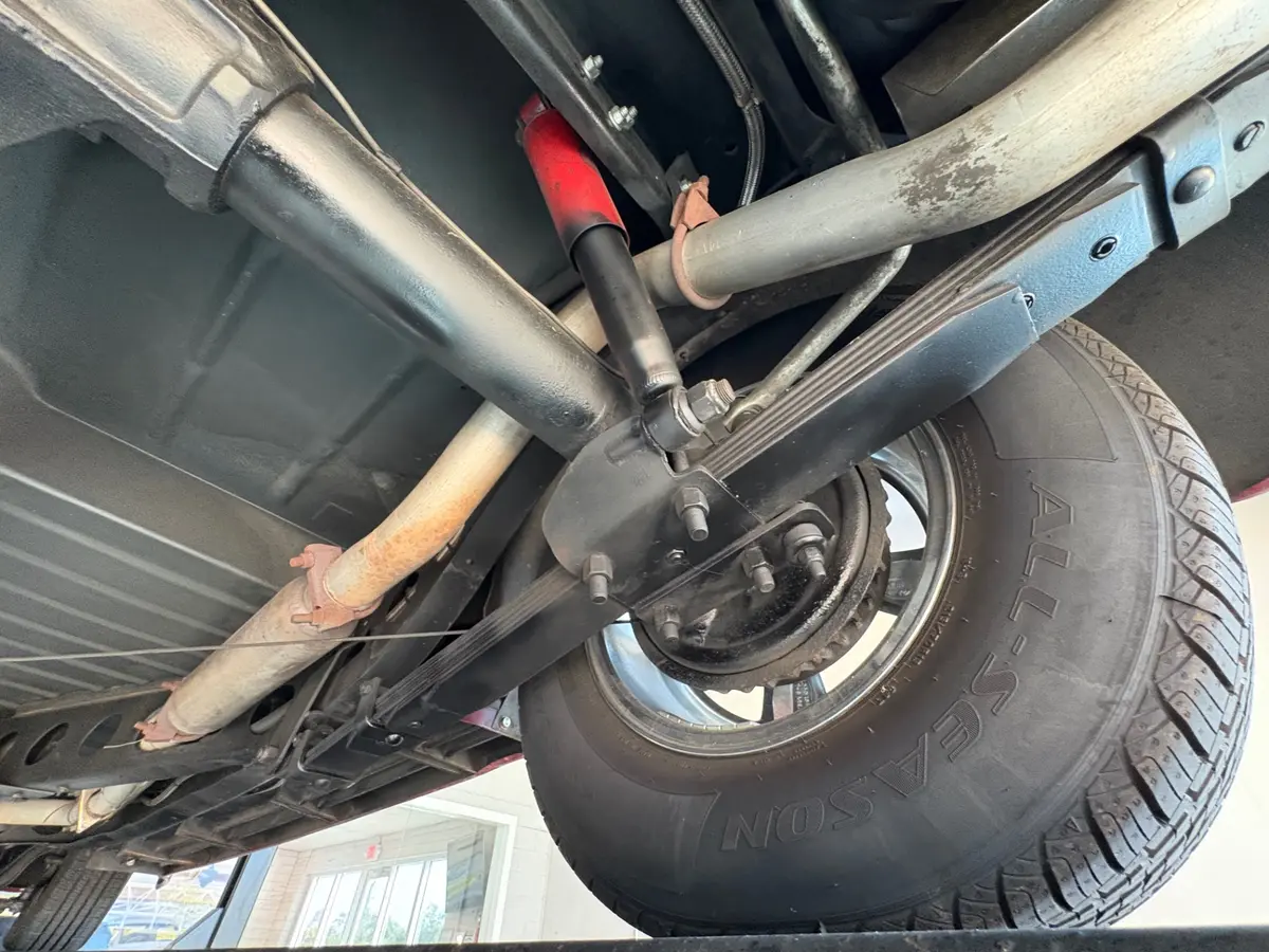 Vehicle photo 40