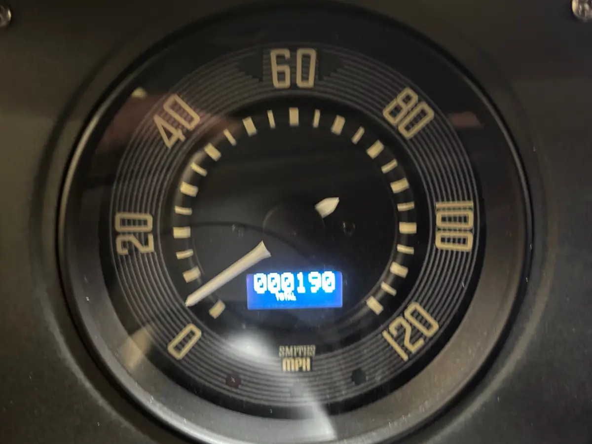 Vehicle photo 16
