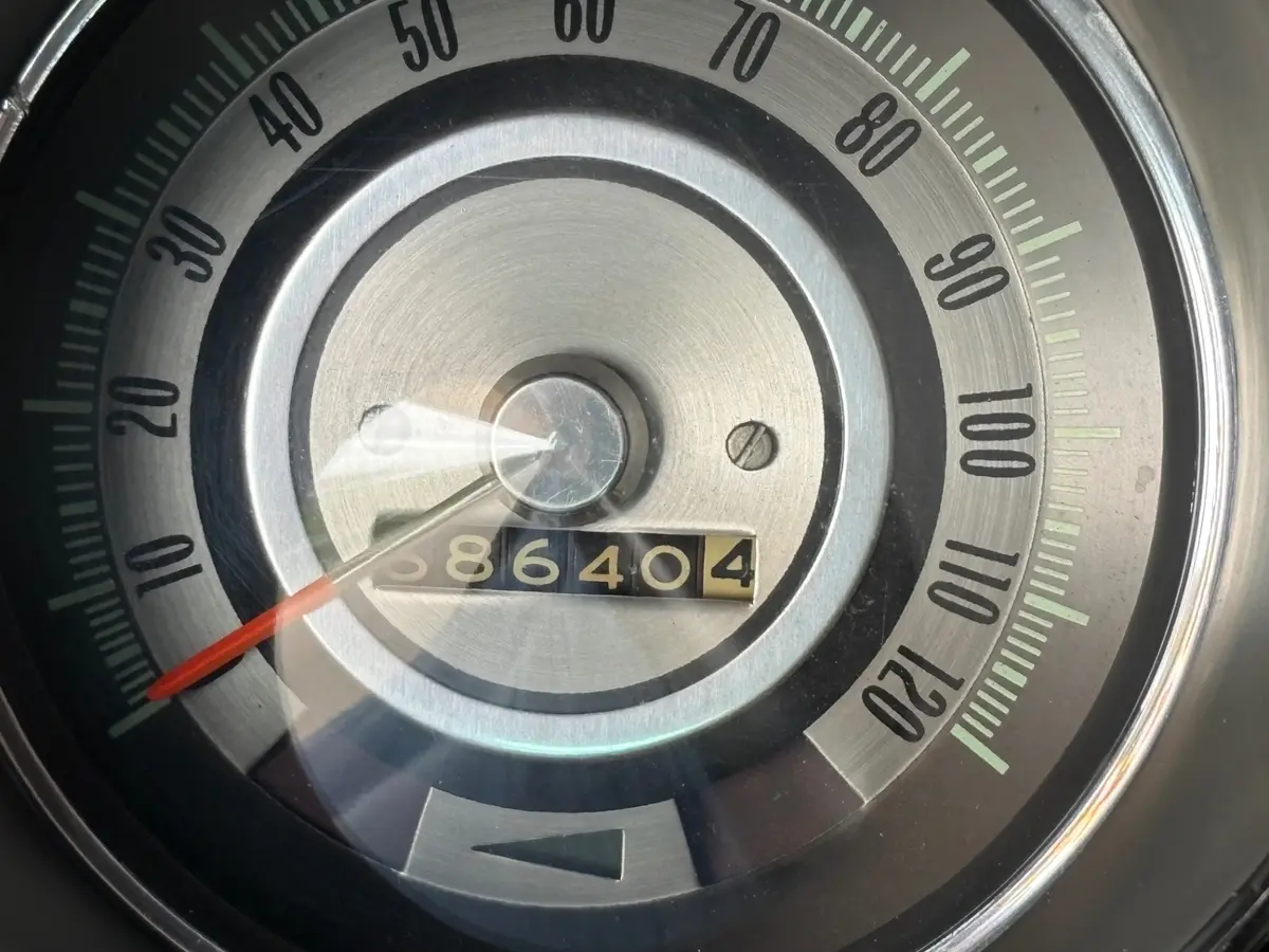 Vehicle photo 25