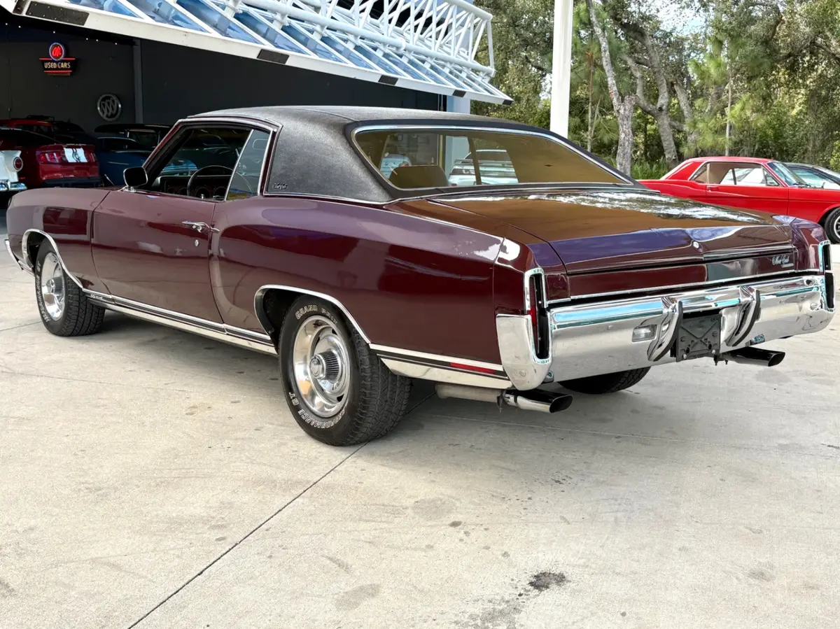 Vehicle photo 14