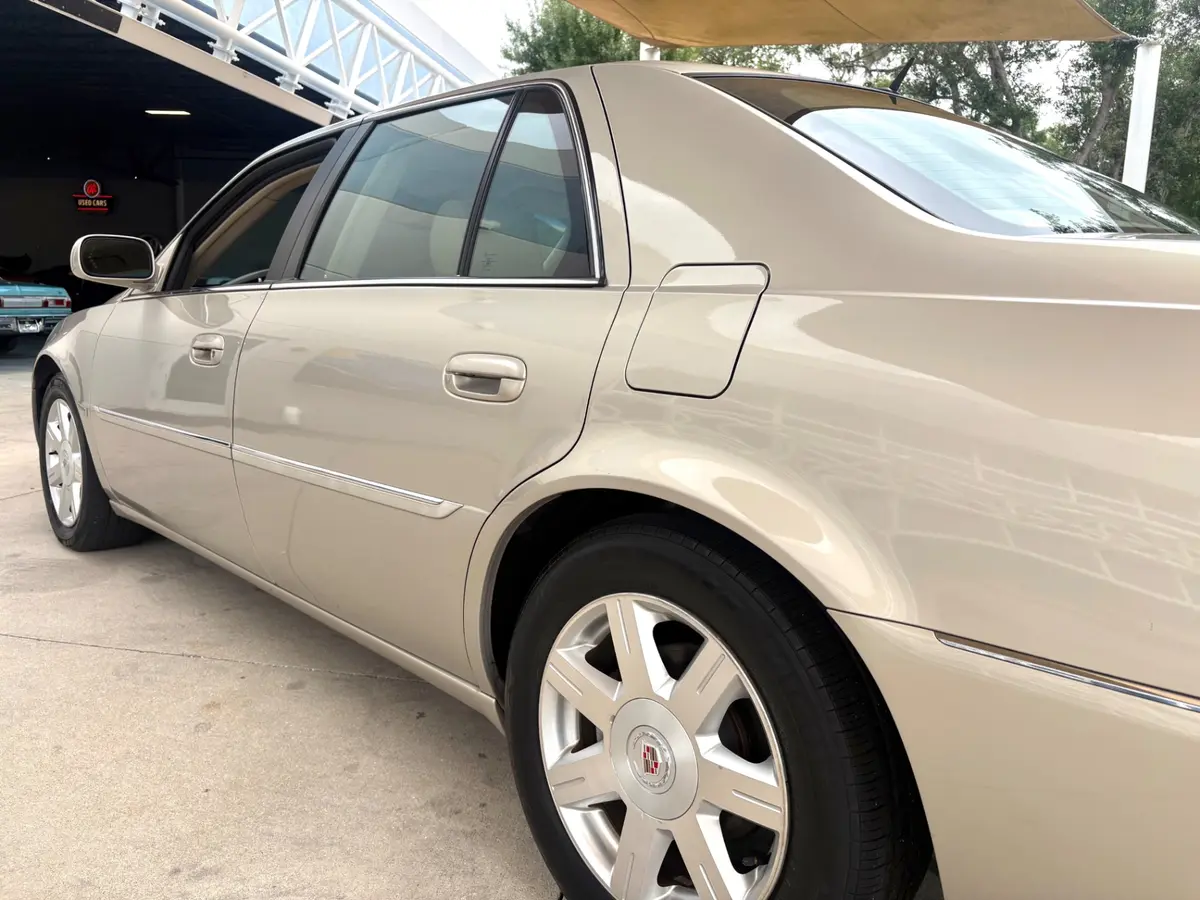 Vehicle photo 14