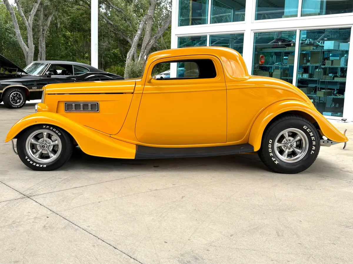 Vehicle photo 10